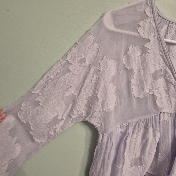 Wilfred Aritzia Women's Boho Purple Floral Sheer Cropped Blouse Size XXS-S - Picture 3 of 6